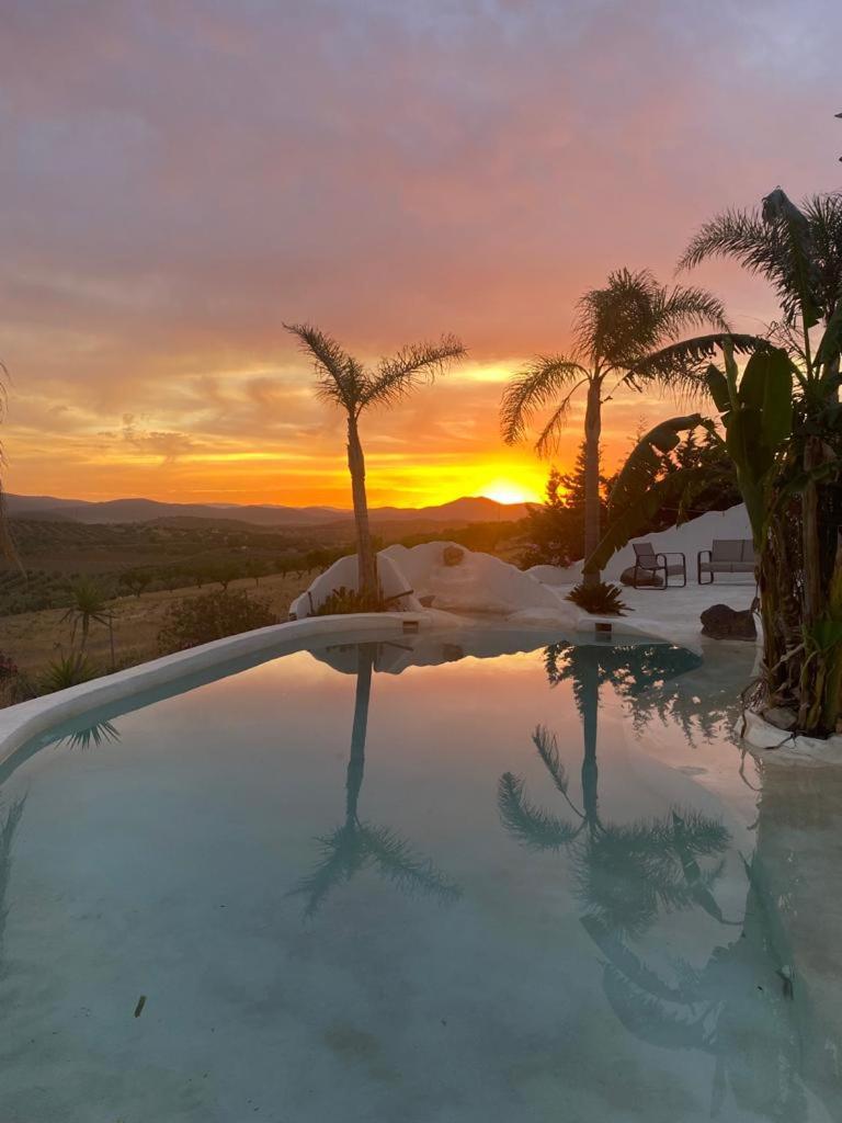 Finca El Atardecer-Luna Los Santos de Maimona Esterno foto